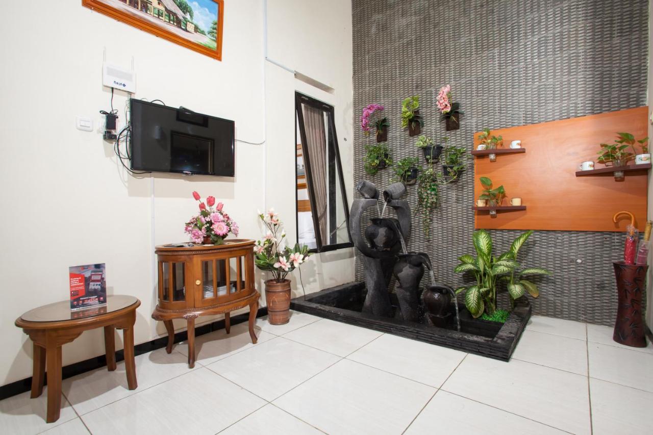 Reddoorz Syariah Near Singha Merjosari Park Malang Eksteriør billede